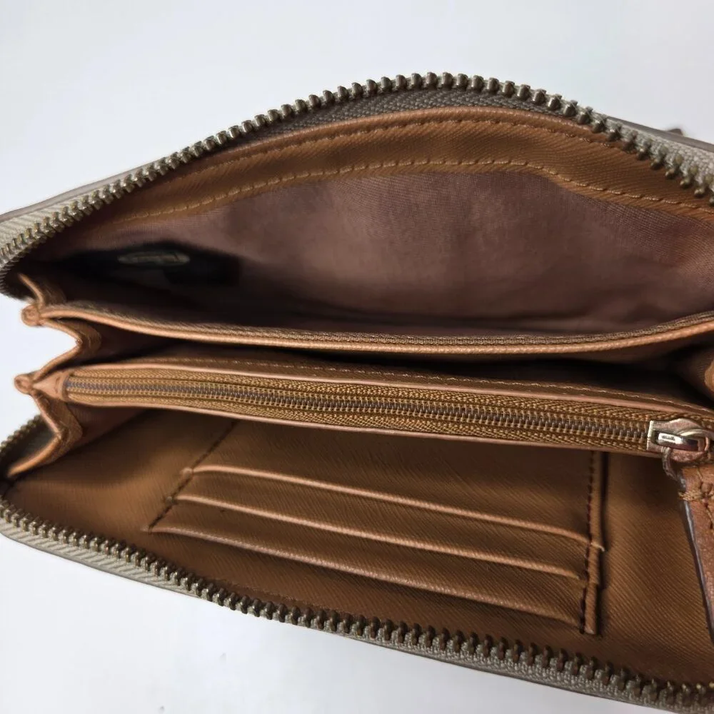Fossil Distressed Leather Metallic Gold Clutch Wallet Zip Around Bi‎ Fold Shiny